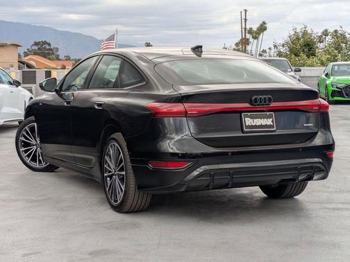 Mythos Black Metallic 2027 Audi A6 e-tron Premium Plus