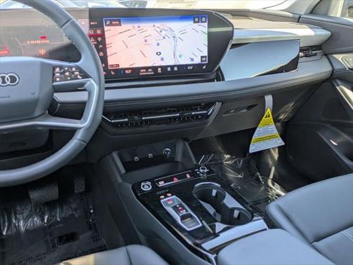 2025 Audi Q6 e-tron Premium quattro