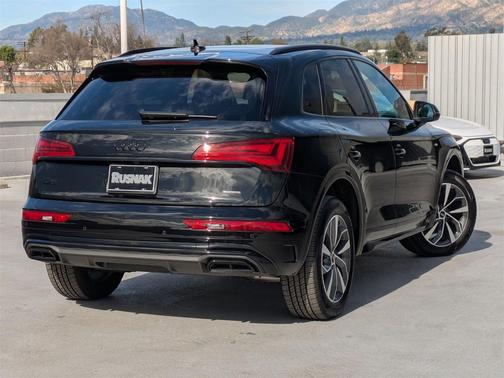 2024 Audi Q5 45 S line Premium