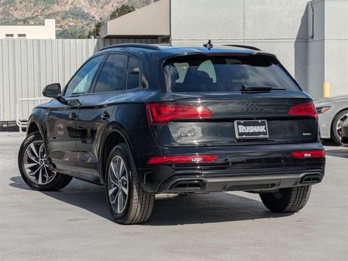 2024 Audi Q5 45 S line Premium