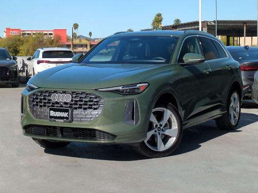 District Green Metallic 2025 Audi Q5 Premium Plus TFSI quattro S tronic