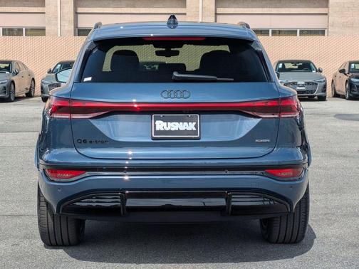 Blue Metallic 2027 Audi Q6 e-tron Premium Plus