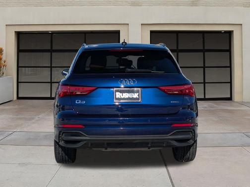 2024 Audi Q3 Premium 45 TFSI S line quattro Tiptronic