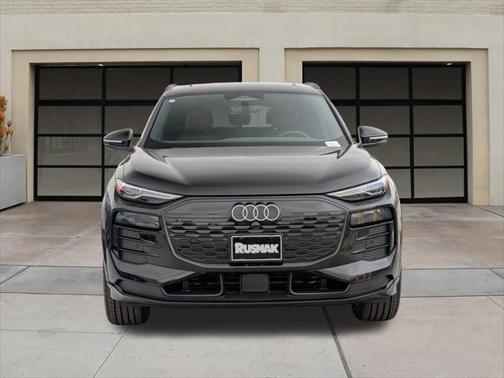2025 Audi Q6 e-tron Premium