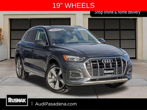 Manhattan Gray Metallic 2023 Audi Q5 40 Premium