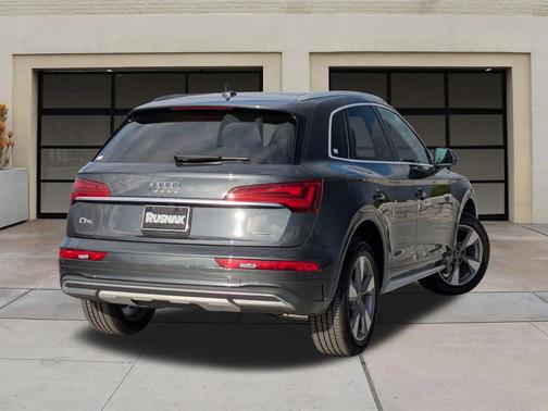 Manhattan Gray Metallic 2023 Audi Q5 40 Premium