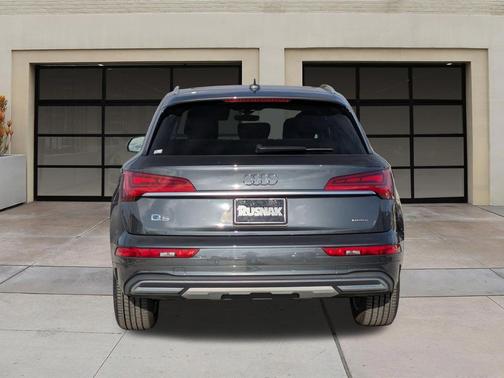 Manhattan Gray Metallic 2023 Audi Q5 40 Premium
