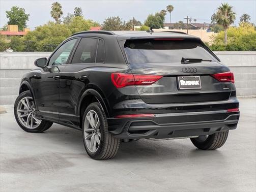2025 Audi Q3 Premium 45 TFSI S line quattro Tiptronic