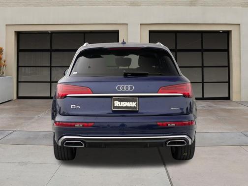 2022 Audi Q5 45 S line Premium Plus