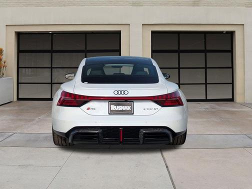 2026 Audi RS e-tron GT quattro