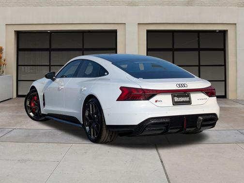 2026 Audi RS e-tron GT quattro