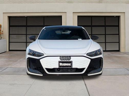 2026 Audi RS e-tron GT quattro