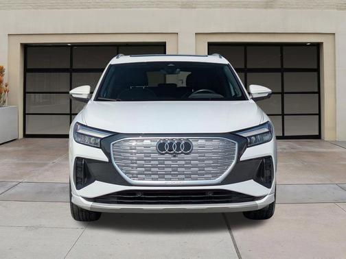 Glacier White Metallic 2023 Audi Q4 e-tron Premium Plus 40 RWD