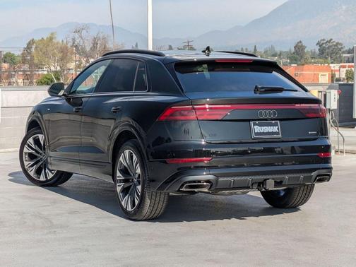 Mythos Black Metallic 2026 Audi Q8 55 Premium Plus