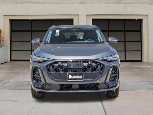 Daytona Gray 2026 Audi Q5 Premium Plus TFSI quattro S tronic
