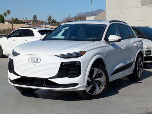 2025 Audi Q6 e-tron Premium Plus quattro