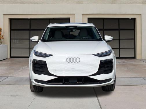 2025 Audi Q6 e-tron Premium Plus quattro