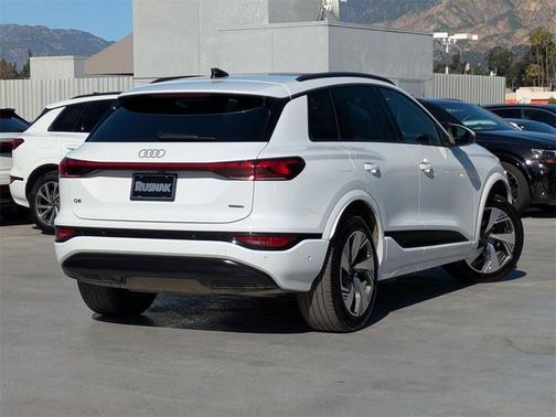 2025 Audi Q6 e-tron Premium Plus quattro