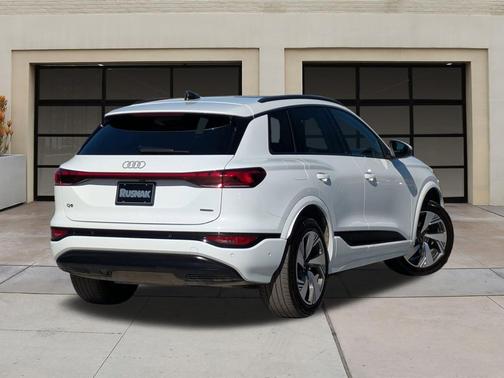 2025 Audi Q6 e-tron Premium Plus quattro