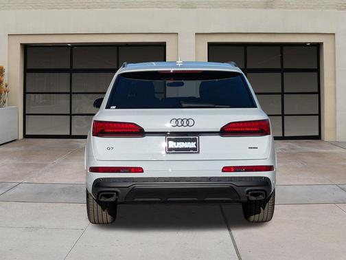 2026 Audi Q7 45 Premium Plus