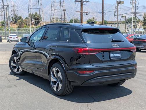 2025 Audi Q6 e-tron Premium Plus quattro
