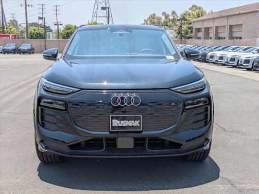 2025 Audi Q6 e-tron Premium Plus quattro