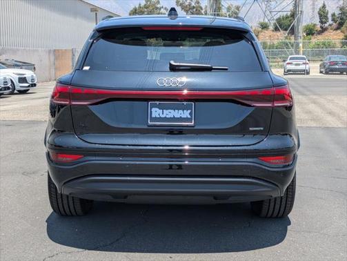 2025 Audi Q6 e-tron Premium Plus quattro