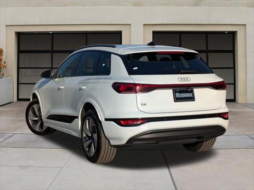 2025 Audi Q6 e-tron Premium Plus quattro