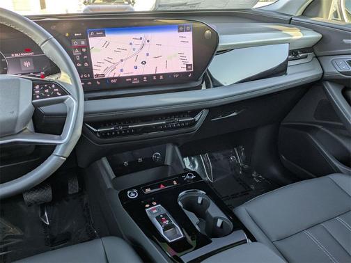 2025 Audi Q6 e-tron Premium Plus quattro