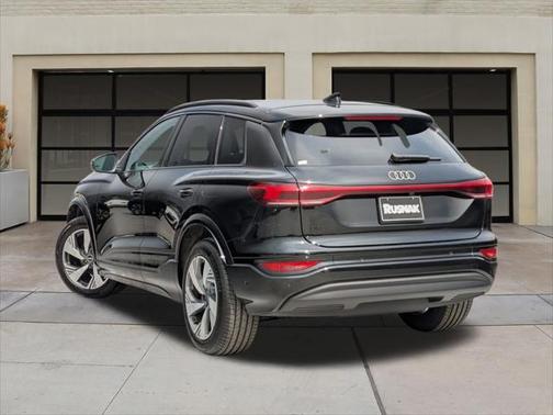 2025 Audi Q6 e-tron Premium quattro