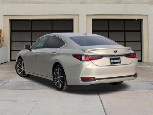 2023 Lexus ES 300h Base