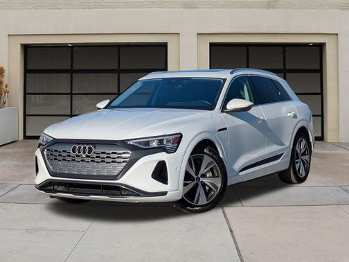2024 Audi Q8 e-tron Premium Plus