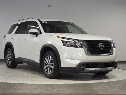 2022 Nissan Pathfinder SL 4WD