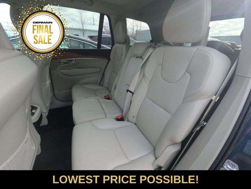 2021 Volvo XC90 T6 Momentum