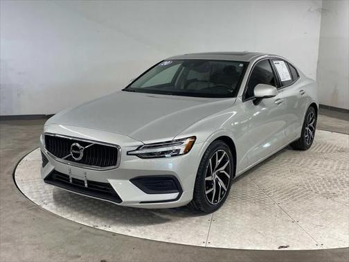 2020 Volvo S60 T5 Momentum