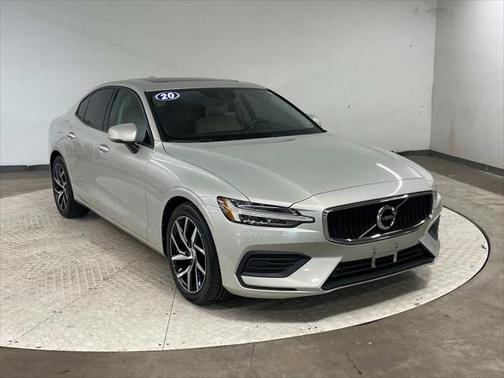 2020 Volvo S60 T5 Momentum