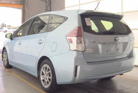 2015 Toyota Prius v Two