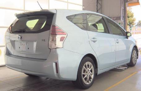 2015 Toyota Prius v Two