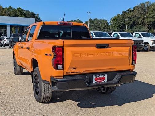 2025 Chevrolet Colorado WT