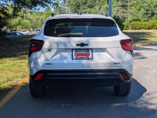 Summit White 2026 Chevrolet Trax 2RS