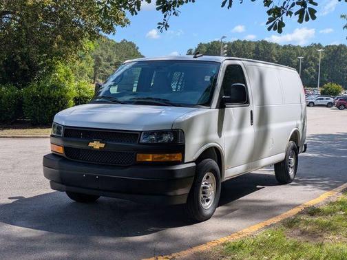 Summit White 2026 Chevrolet Express 2500 Work Van