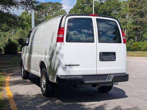 Summit White 2026 Chevrolet Express 2500 Work Van
