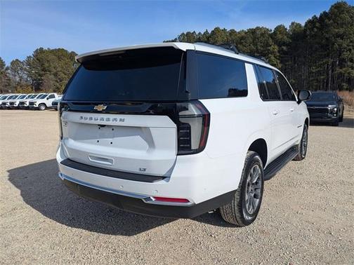 2026 Chevrolet Suburban LT