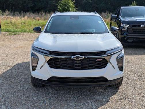 Summit White 2026 Chevrolet Trax 2RS