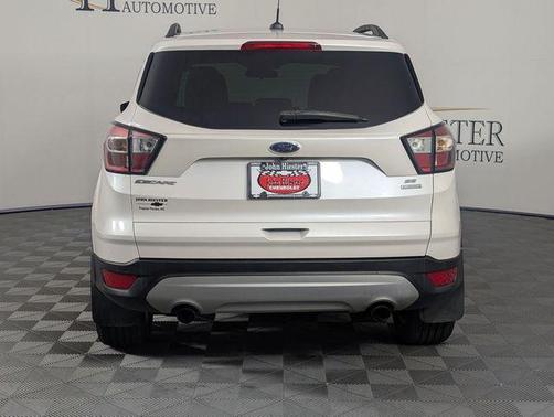 White Platinum Clearcoat Metallic 2017 Ford Escape SE