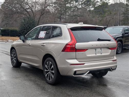 2025 Volvo XC60 B5 Plus