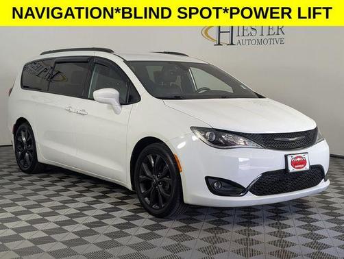 2018 Chrysler Pacifica Touring-L Plus