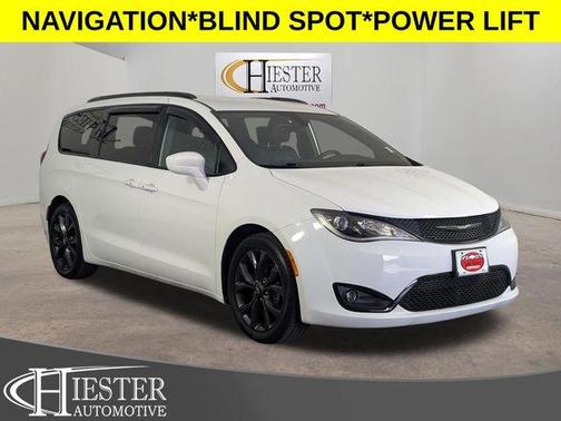 2018 Chrysler Pacifica Touring-L Plus