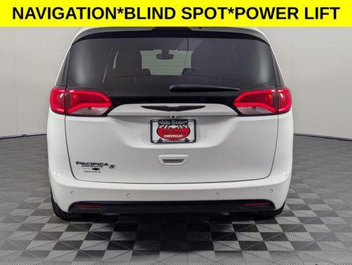 2018 Chrysler Pacifica Touring-L Plus