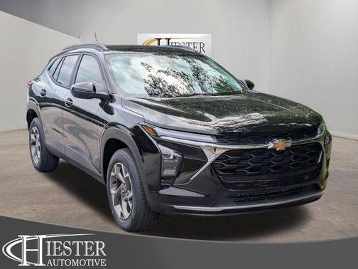 Mosaic Black Metallic 2026 Chevrolet Trax LT